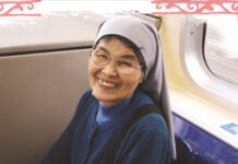 「我在修會裡面啊!」