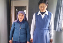 她是我們的修女嘛!