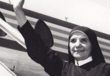 以她的生活作明鏡